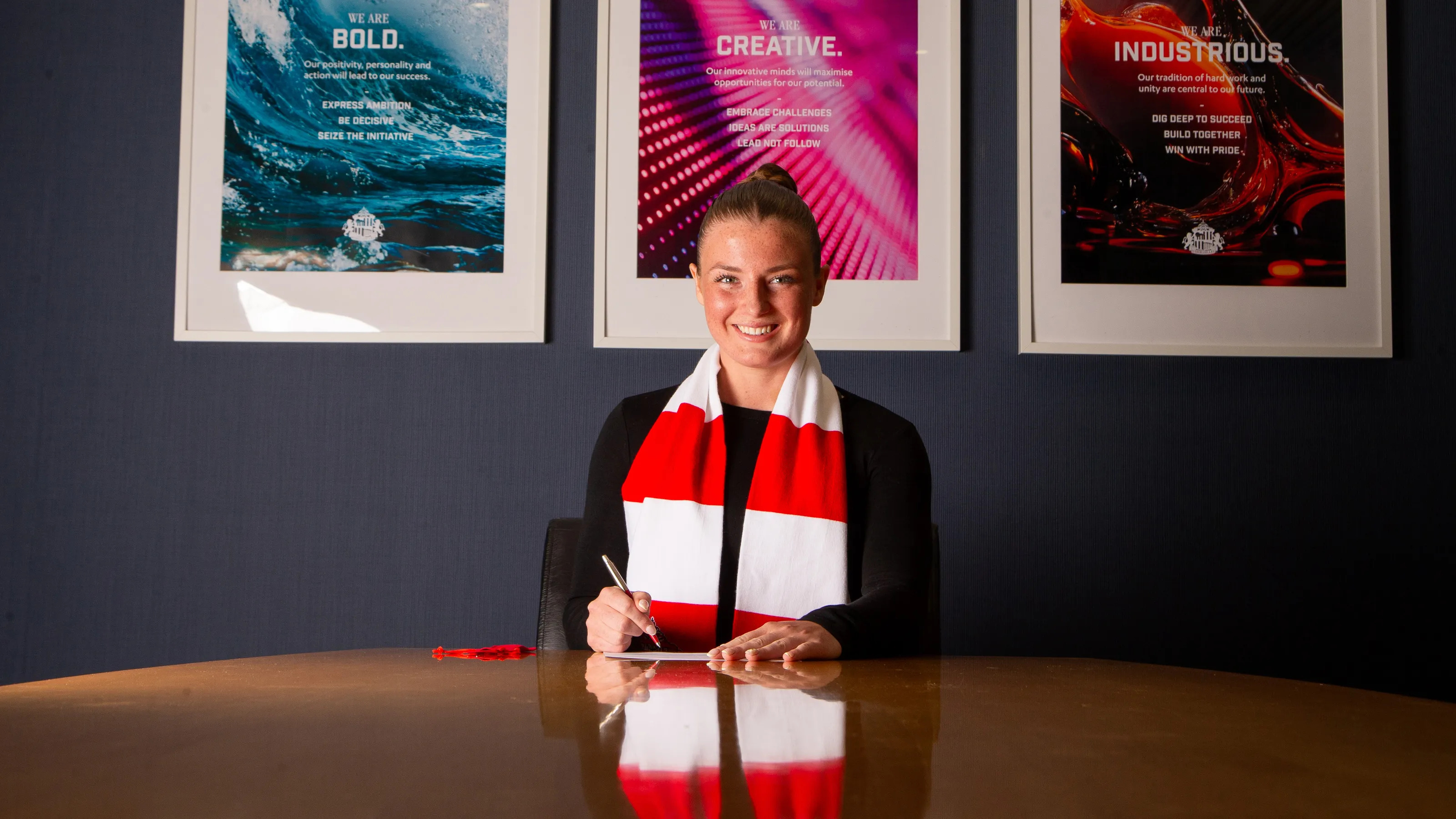 Foundation Graduate Chloe Paxton signs new contract after Sunderland AFC first team breakthrough