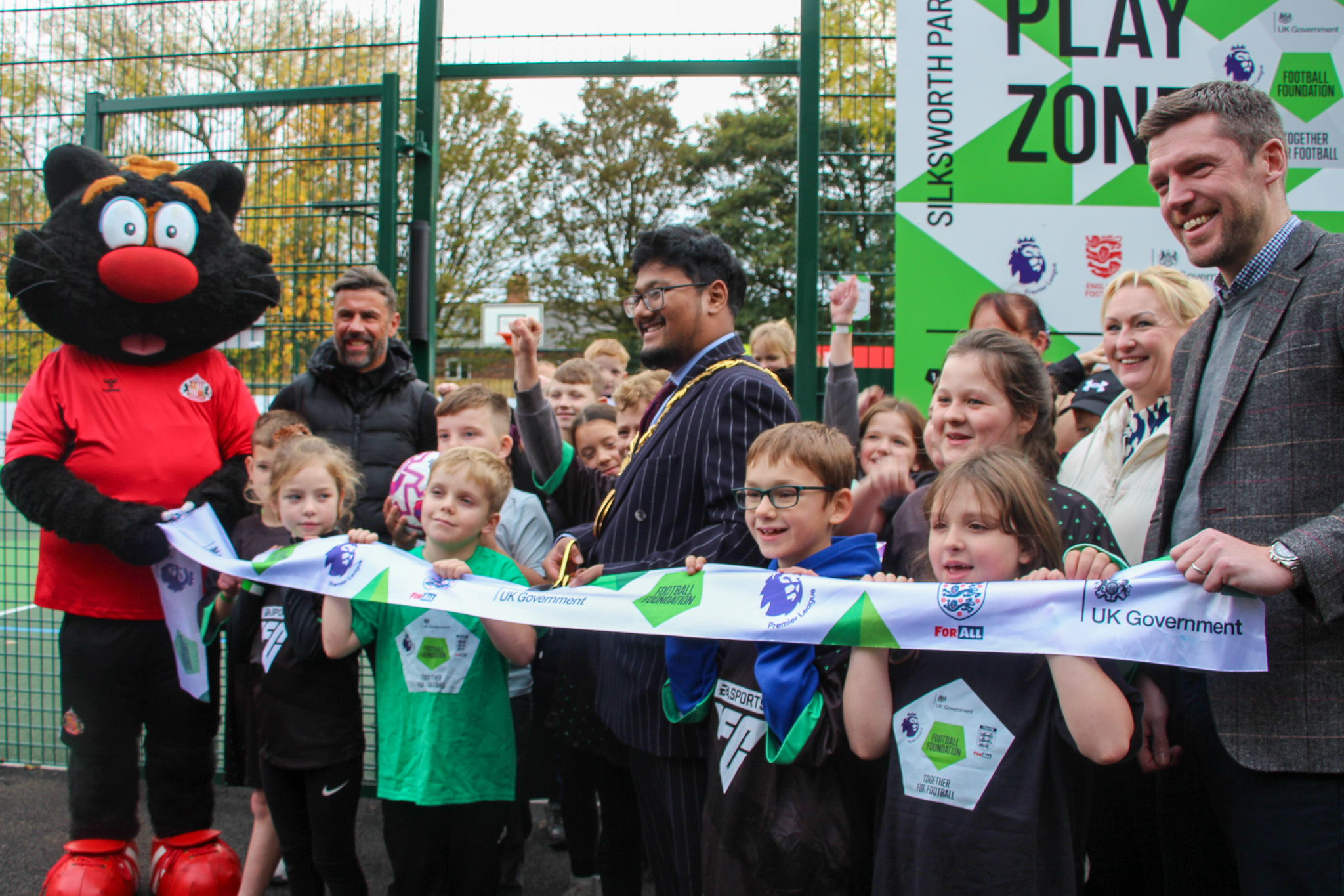 Foundation team up with Kevin Phillips to unveil new Football Foundation PlayZone in Silksworth